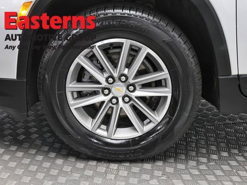 Used 2022 Chevrolet Traverse LT FWD image 33