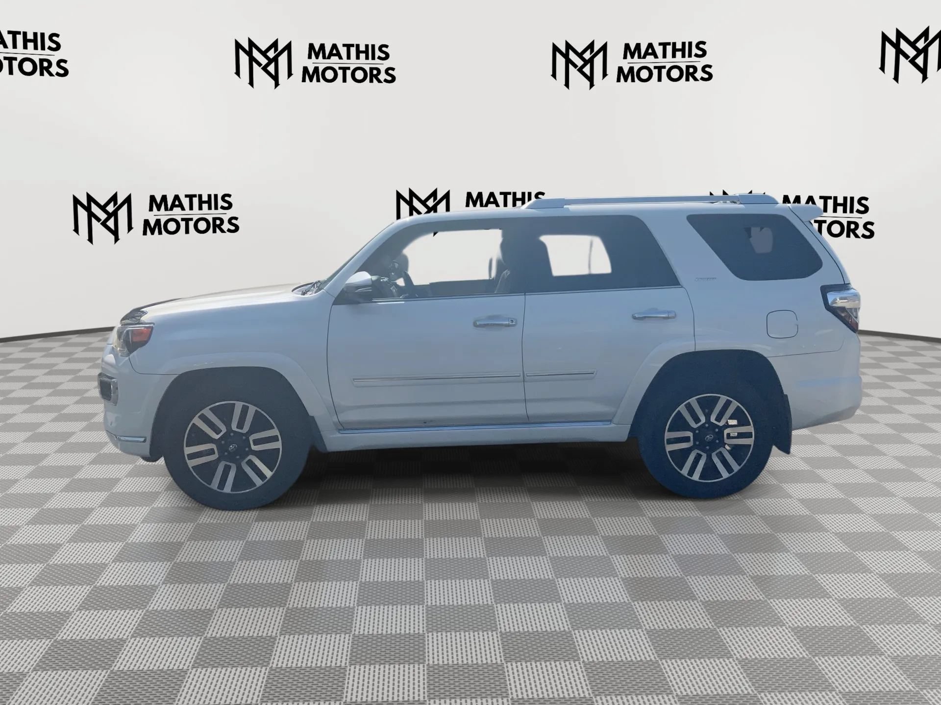 Used 2015 Toyota 4Runner Limited AWD/4WD image 5