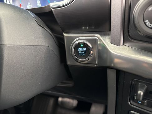 Used 2023 Ford F150 Lariat w/ Trailer Tow Package image 22