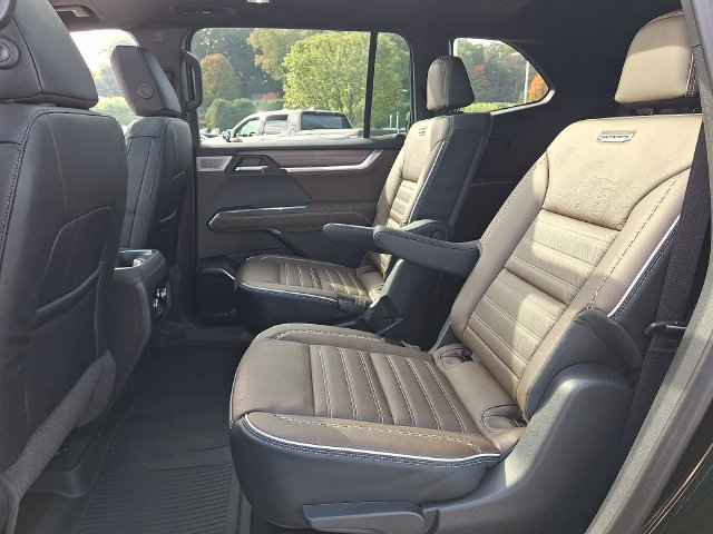Used 2026 GMC Acadia Denali Ultimate w/ LPO, Illumination Package AWD/4WD image 18