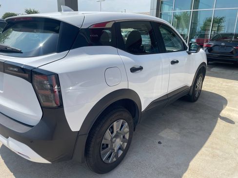 Used 2025 Nissan Kicks S FWD image 10