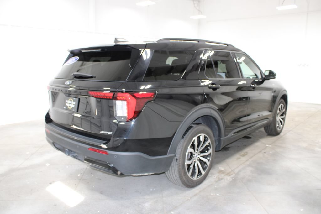 Used 2025 Ford Explorer ST-Line AWD/4WD image 9