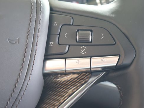 Used 2025 Cadillac XT6 Premium Luxury w/ Platinum Package AWD/4WD image 23