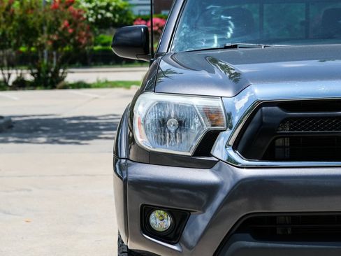Used 2014 Toyota Tacoma 4x4 Double Cab w/ TRD Off-Road Package image 5