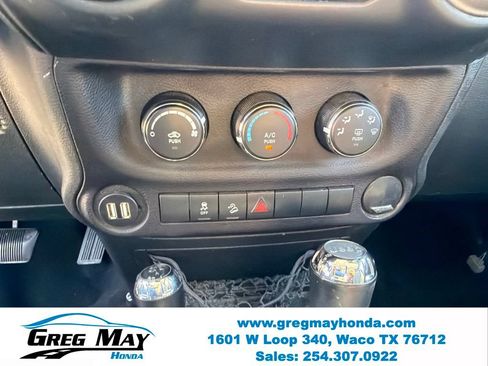 Used 2018 Jeep Wrangler Unlimited Sport w/ Connectivity Group AWD/4WD image 15