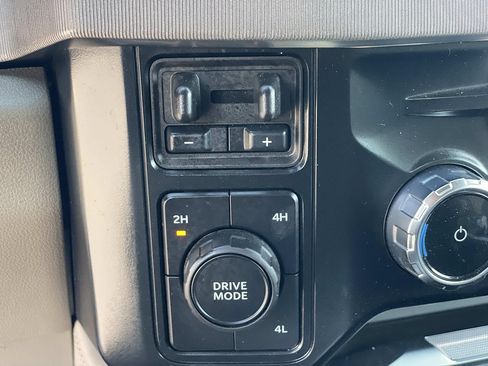 Certified 2025 Ford F250 Platinum w/ Platinum Plus Package AWD/4WD image 19
