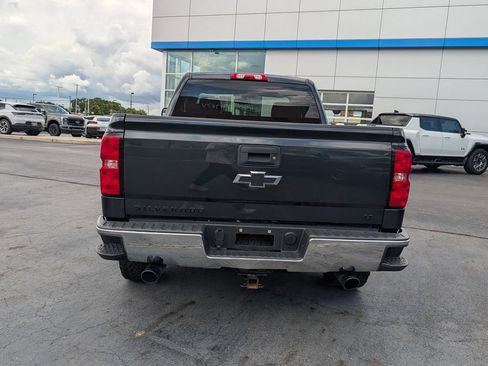 Used 2018 Chevrolet Silverado 1500 LT AWD/4WD image 6