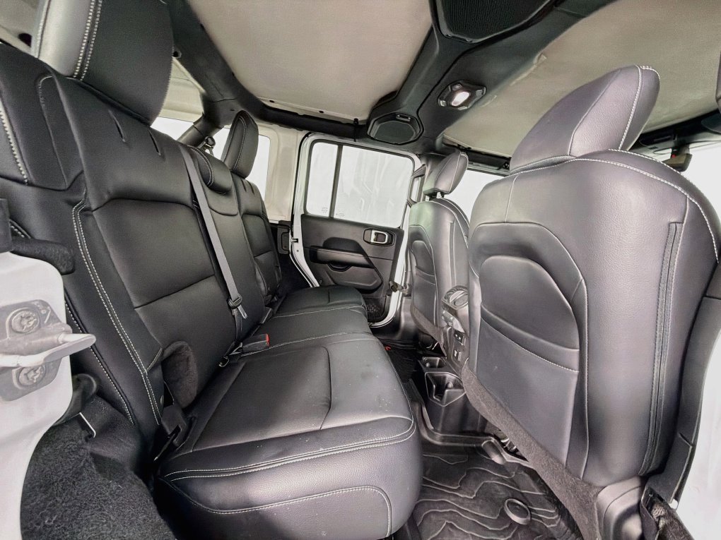 Used 2018 Jeep Wrangler Unlimited Sahara AWD/4WD image 27