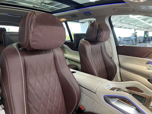 Used 2026 Mercedes-Benz Maybach GLS 600 4MATIC image 27