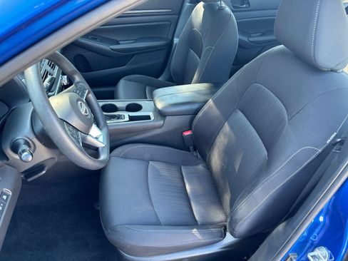 Used 2025 Nissan Altima 2.5 SV FWD image 36