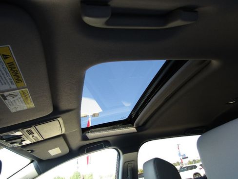 Used 2021 Honda CR-V Touring image 11