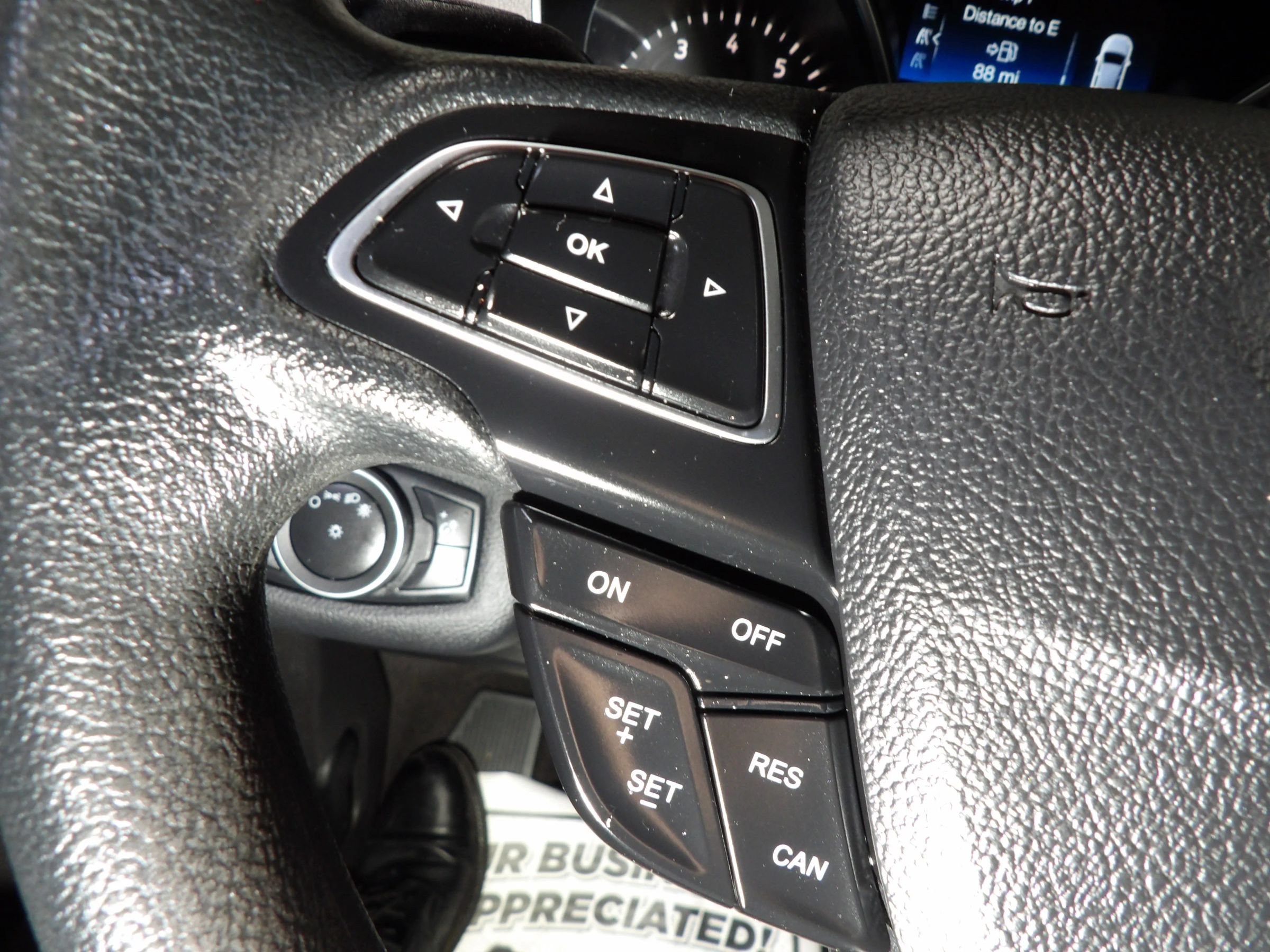 Used 2018 Ford Escape SE FWD image 17