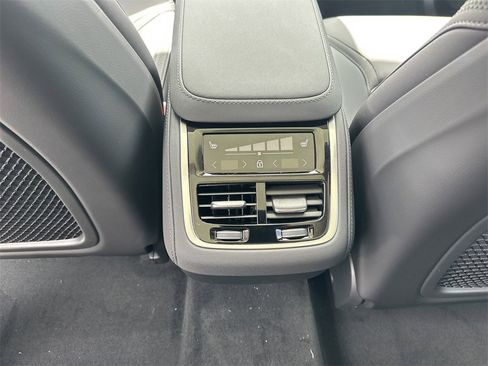 New 2025 Volvo XC90 B6 Plus w/ Protection Package Premier image 13