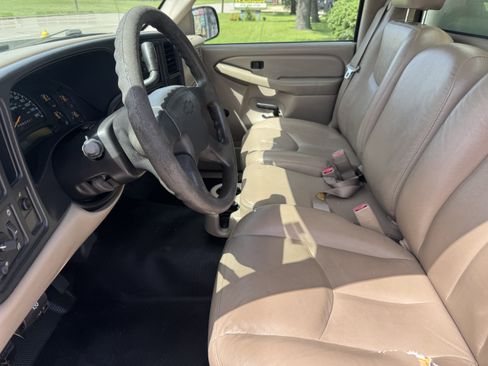 Used 2006 Chevrolet Silverado 2500 W/T RWD image 5
