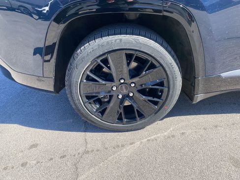 Used 2024 Jeep Wagoneer Launch Edition image 6