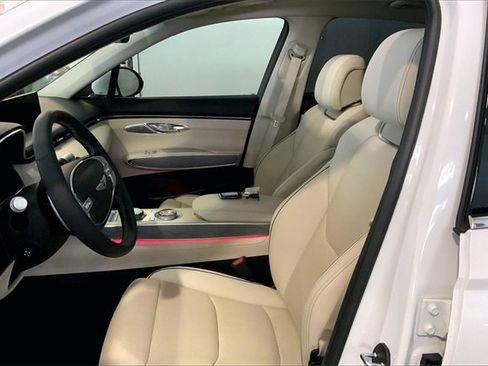 Used 2023 Genesis GV70 2.5T w/ Advanced Package image 24