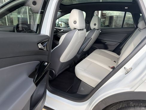 Used 2021 Volkswagen ID.4 Pro S image 9