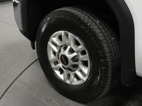 Used 2024 GMC Sierra 2500 Pro AWD/4WD image 10