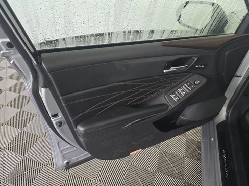 Used 2021 Toyota Avalon Limited w/ Advanced Safety Package image 10