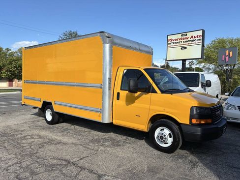 Used 2021 GMC Savana 3500 Extended w/ Power Convenience Package RWD image 2