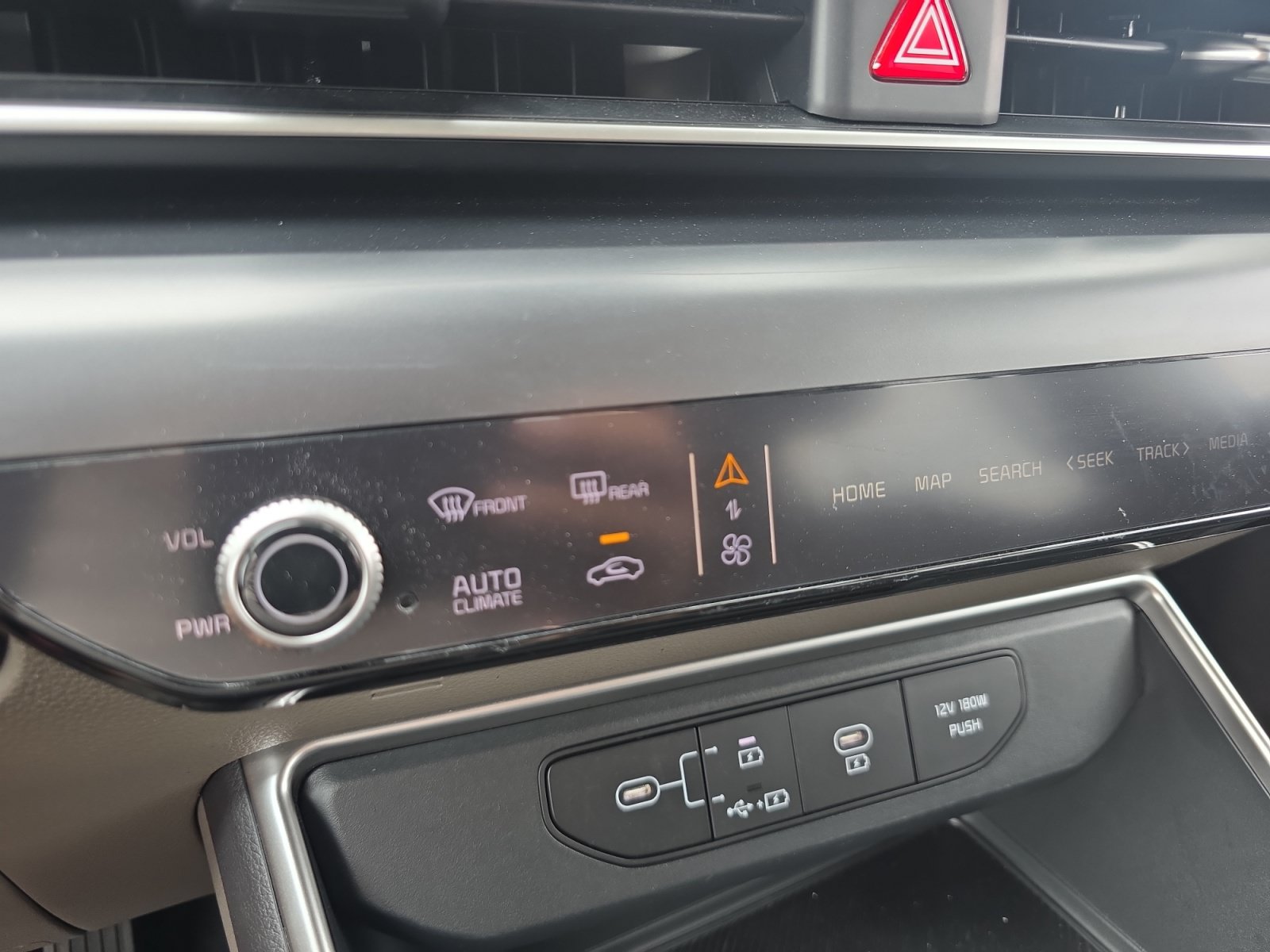 Certified 2026 Kia Carnival LX FWD image 15