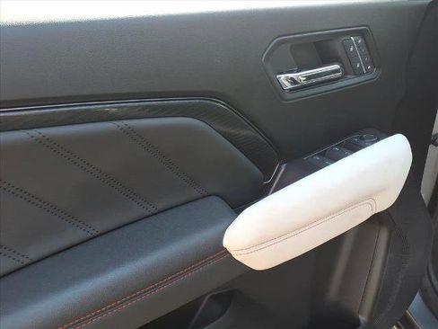 Used 2024 GMC Canyon AT4X AWD/4WD image 5