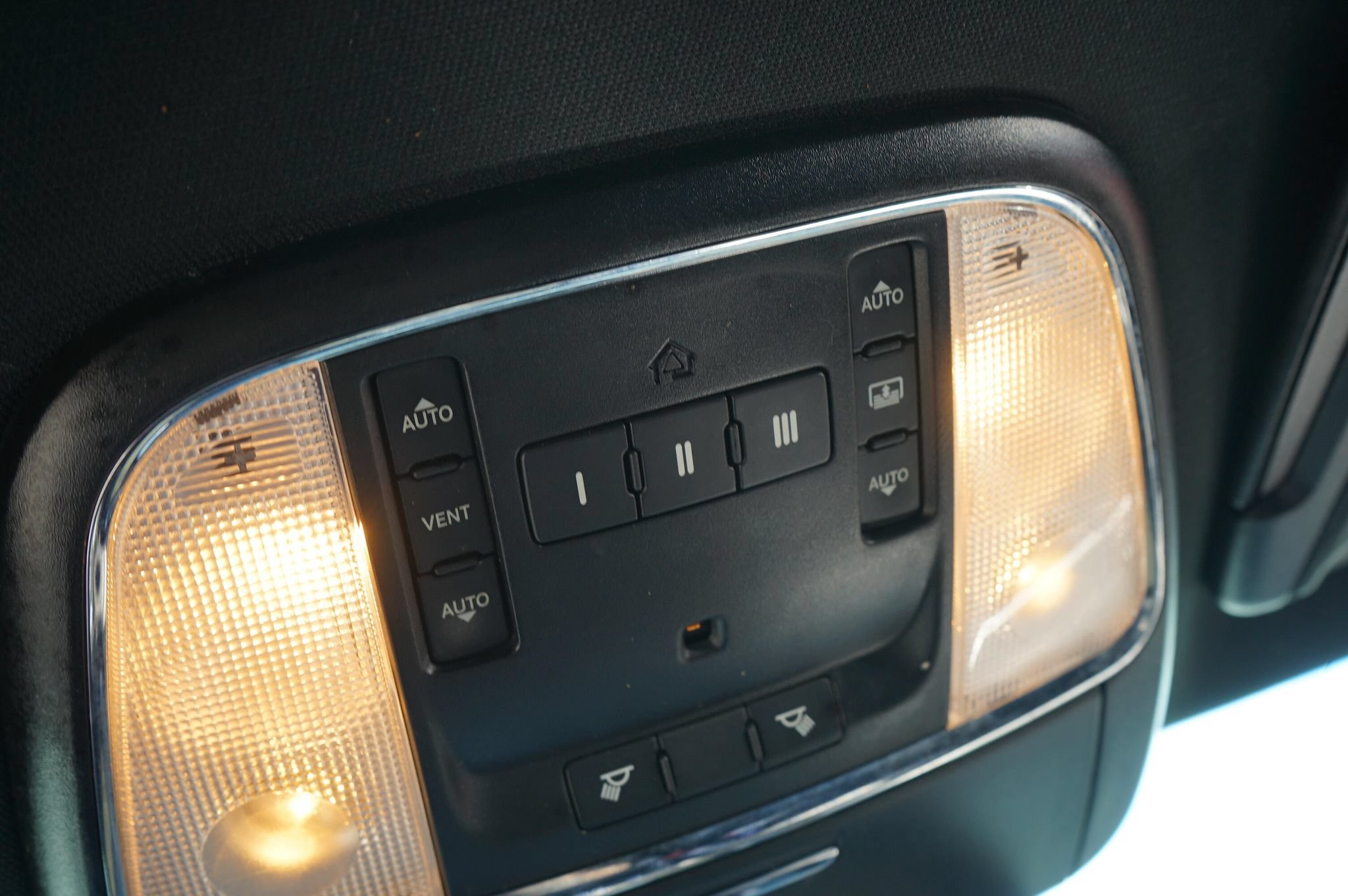 Used 2015 Chrysler 300 S RWD image 20