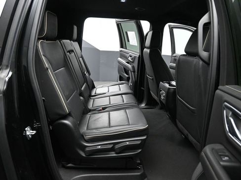 Used 2024 GMC Yukon XL SLT image 23