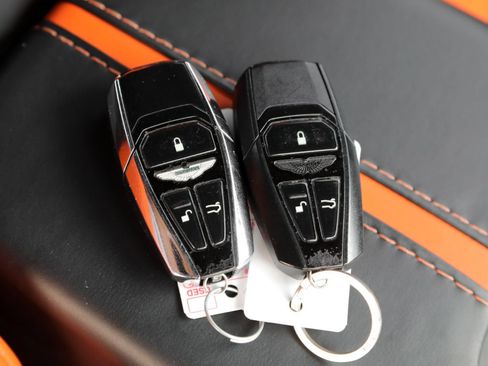 Used 2019 Aston Martin V8 Vantage Coupe RWD image 49