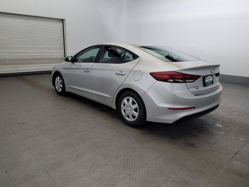 Used 2018 Hyundai Elantra SE w/ Cargo Package FWD image 3