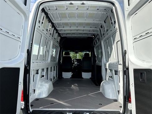 New 2025 Mercedes-Benz Sprinter 2500 image 10