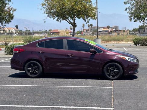 Used 2017 Kia Forte LX FWD image 7