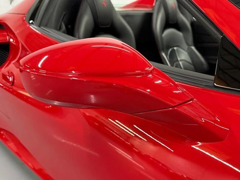Used 2019 Ferrari 488 Spider RWD image 9