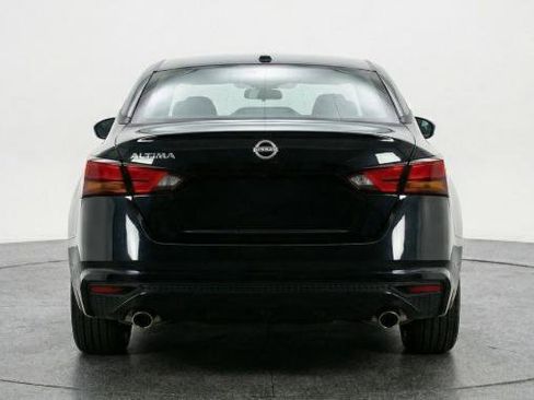 Used 2025 Nissan Altima 2.5 SV FWD image 4