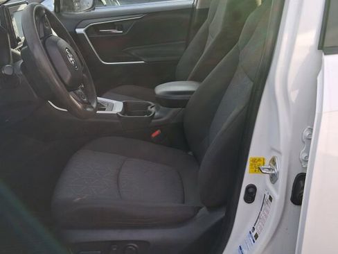 Used 2020 Toyota RAV4 XLE image 21