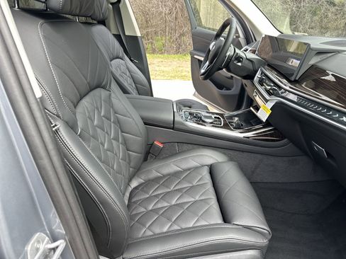 Certified 2025 BMW X7 xDrive40i w/ Premium Package image 21