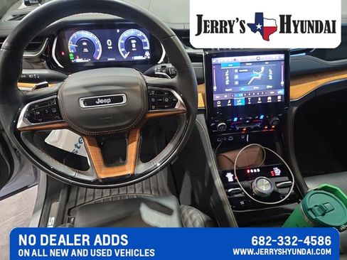 Used 2023 Jeep Grand Cherokee L Summit AWD/4WD image 9