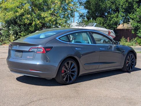 Used 2020 Tesla Model 3 Performance image 3