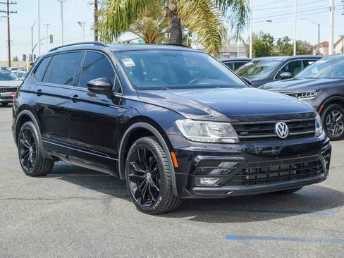 Used 2020 Volkswagen Tiguan SE R-Line FWD image 3