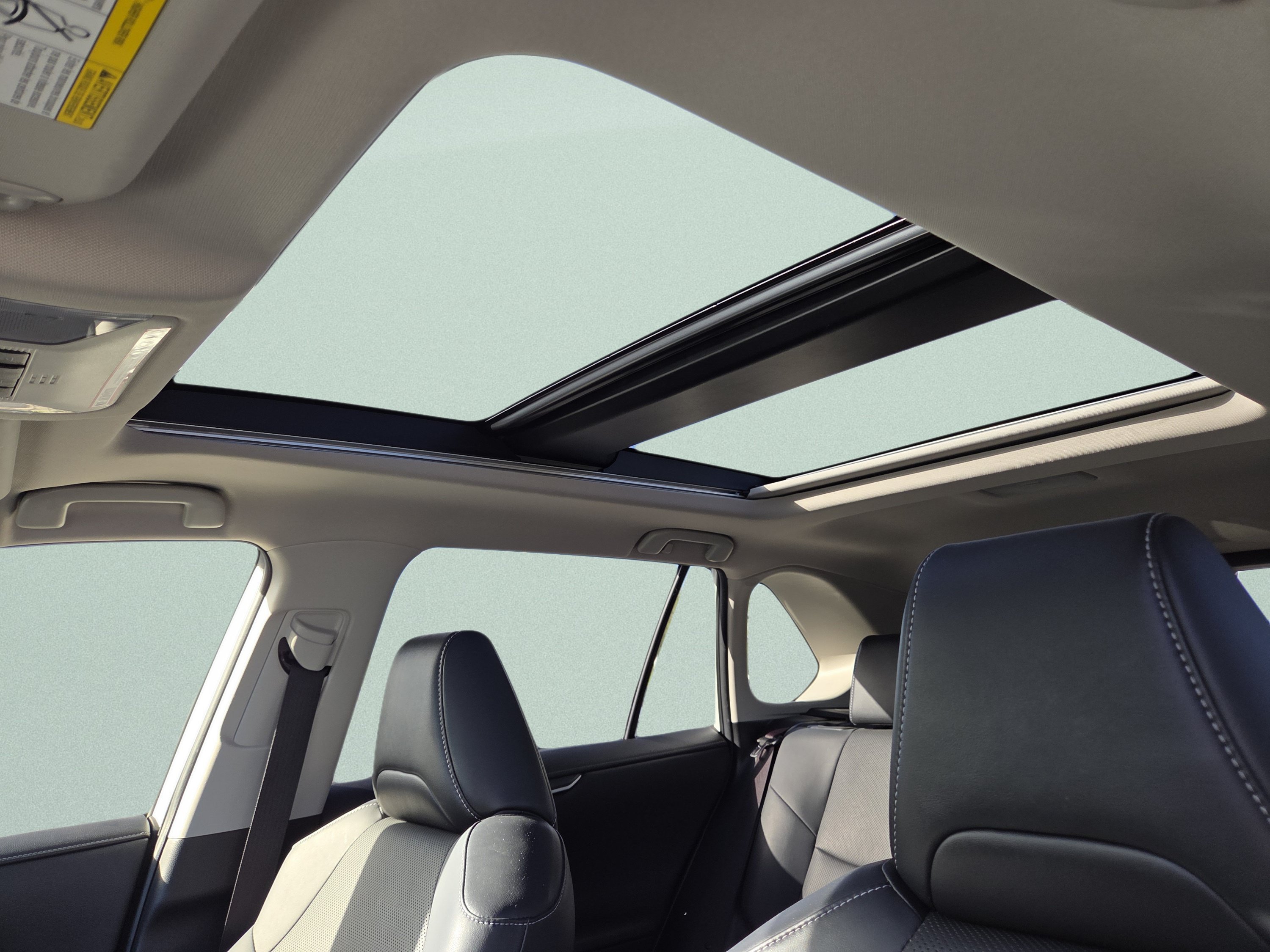 Certified 2022 Toyota RAV4 Limited AWD/4WD image 9