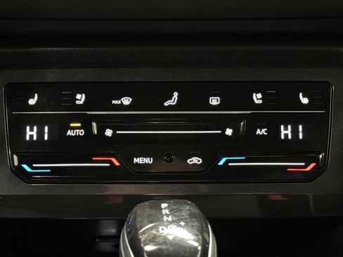 Used 2024 Volkswagen Tiguan SEL R-Line image 20