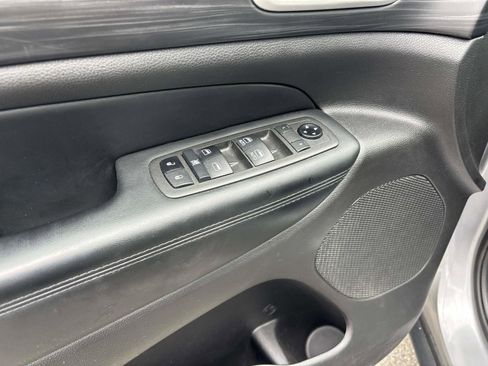 Certified 2021 Jeep Grand Cherokee Laredo image 17