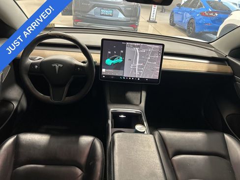 Used 2021 Tesla Model 3 Standard Range Plus image 5