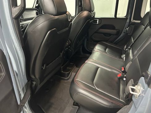 Used 2024 Jeep Wrangler Unlimited Rubicon AWD/4WD image 15
