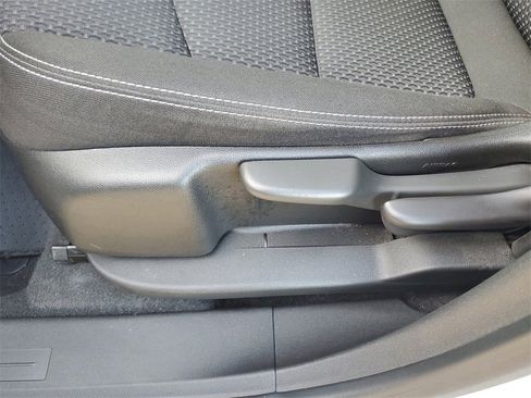 Used 2022 GMC Terrain SLE w/ LPO, Floor Liner Package image 21