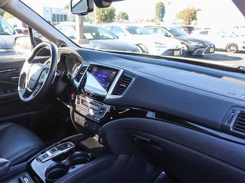 Used 2017 Honda Pilot Elite image 23