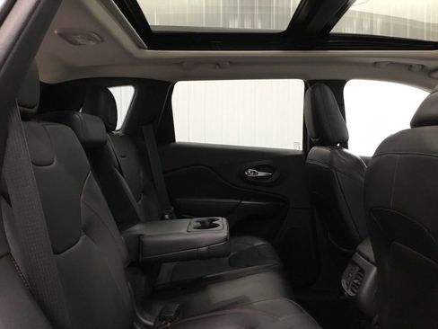 Used 2015 Jeep Cherokee Trailhawk w/ Comfort/Convenience Group image 18