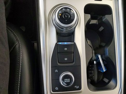 Used 2022 Ford Explorer XLT w/ Equipment Group 202A AWD/4WD image 24