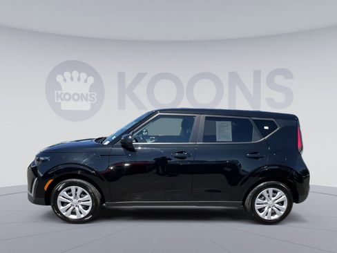 Used 2025 Kia Soul LX FWD image 7