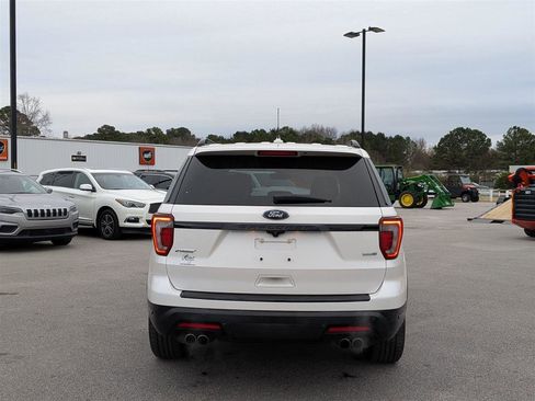 Used 2018 Ford Explorer Sport w/ Equipment Group 401A image 4